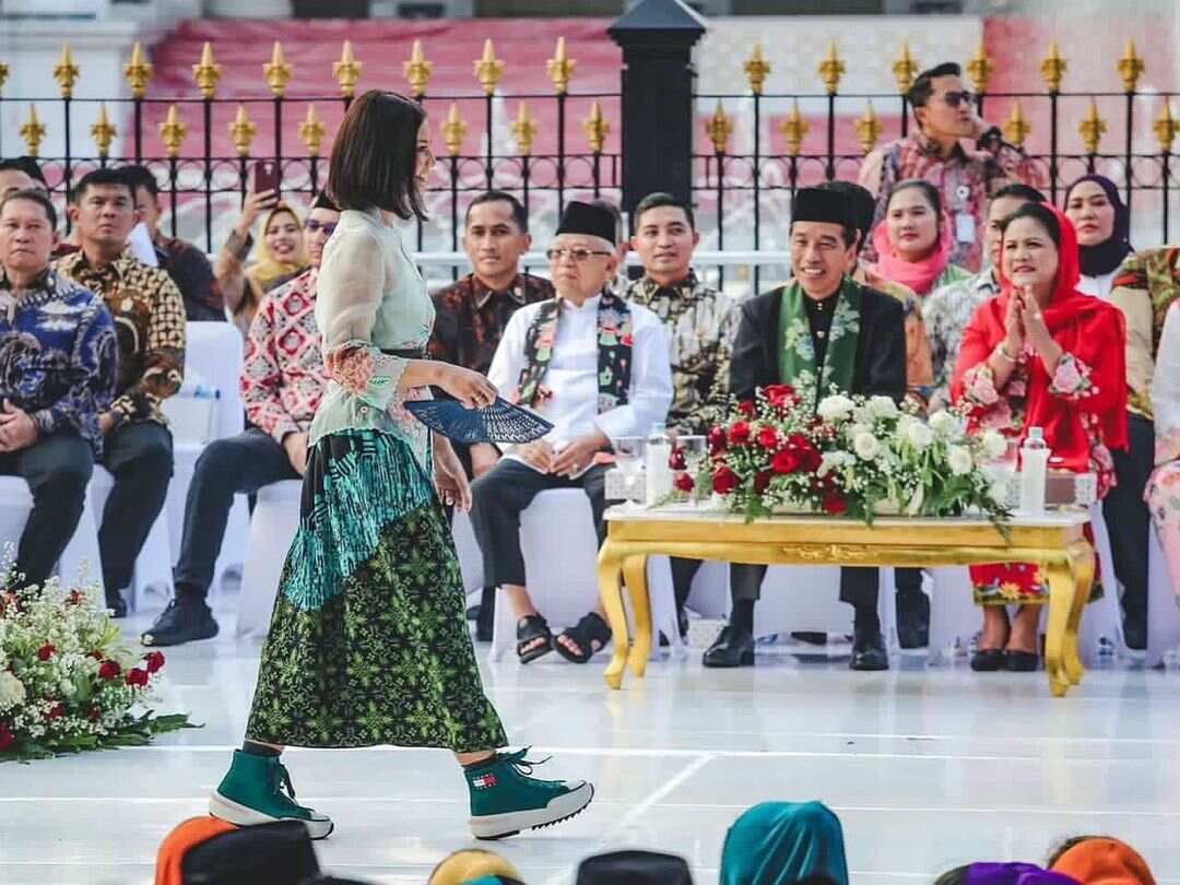 Tampil Elegan Ini Artis Yang Hadir Di Istana Berkebaya