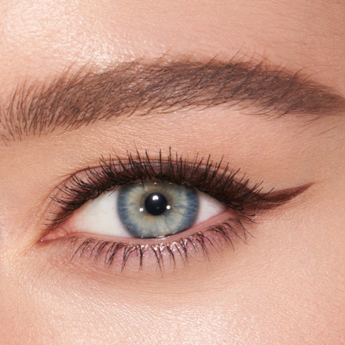 Coba! Brown Eyeliner Untuk Eye Makeup Soft dan Natural