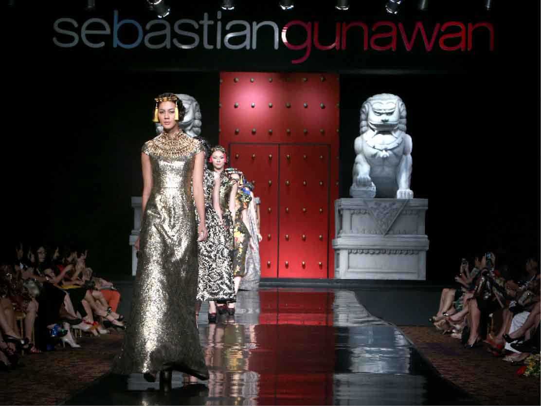 Mengenal Sosok Desainer Sebastian Gunawan