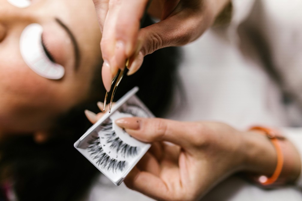 Wah! Ini 7 Penyebab Eyelash Extension Cepat Rontok